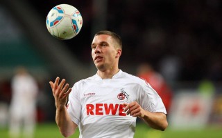 HTH.com-欧冠烽火再燃，利物浦主场迎战荷甲黑马埃因霍温，红军欲借主场强势巩固出线席位